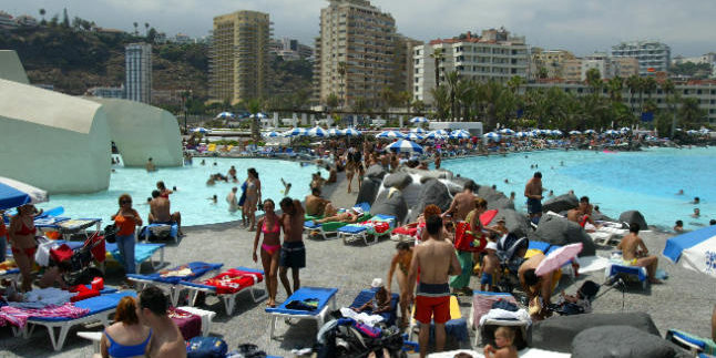 The municipality Puerto de la Cruz, Tenerife has the highest influx of tourists since 2009