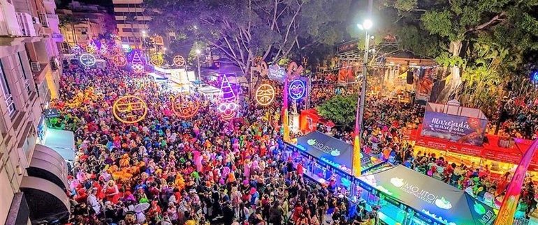 Titsa transports more than 622,000 passengers at the Carnival of Santa Cruz de Tenerife 2019