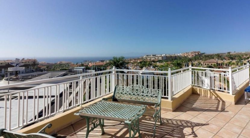 duplex-apartment-for-sale-in-playa-del-duque-costa-adeje-tenerife-spain-38679-0517-37