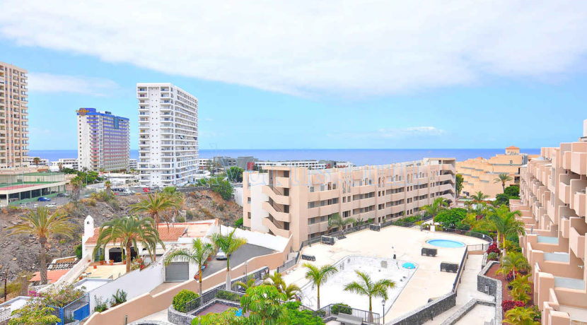 2 bedroom apartment for sale in Playa Paraiso Tenerife