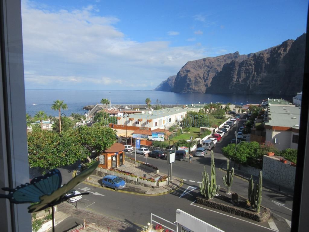 2 bedroom apartment for sale in Los Gigantes, Tenerife €225.000