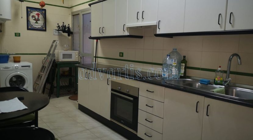 spacious-3-bedroom-apartment-for-sale-in-adeje-tenerife-38670-1114-08