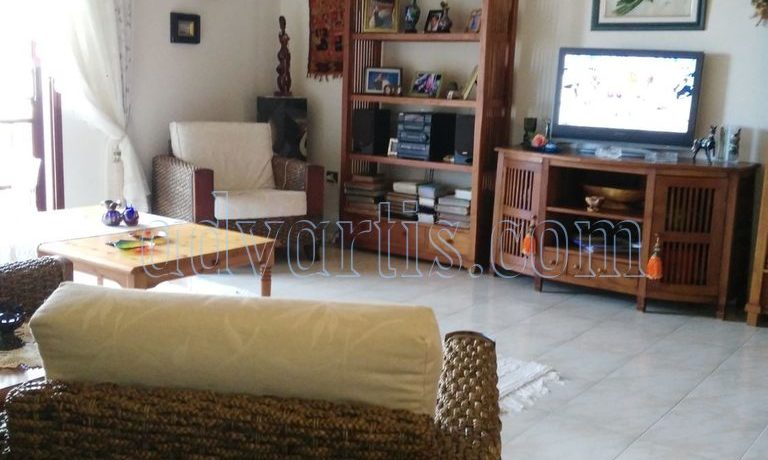 spacious-3-bedroom-apartment-for-sale-in-adeje-tenerife-38670-1114-12