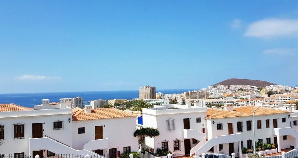 2-bedroom-penthouse-for-sale-in-los-cristianos-tenerife-38650-1212-05