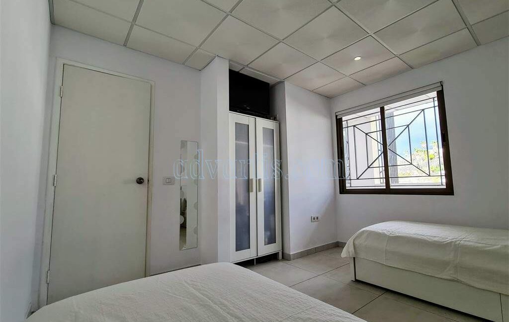 2-bedroom-apartment-for-sale-tenerife-los-cristianos-castle-harbour-complex-38650-0221-02