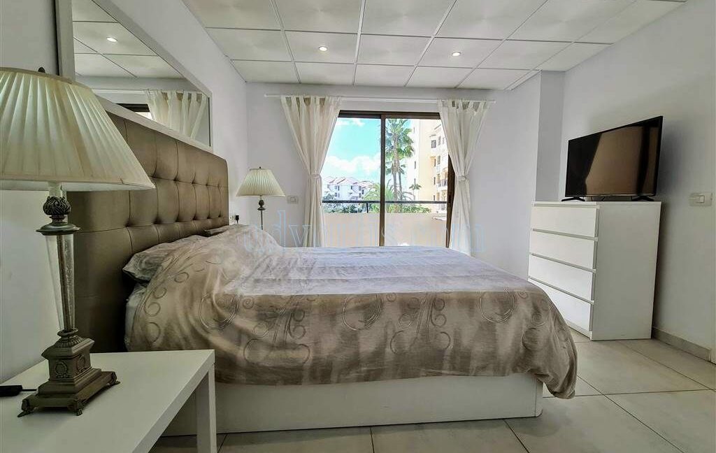 2-bedroom-apartment-for-sale-tenerife-los-cristianos-castle-harbour-complex-38650-0221-04