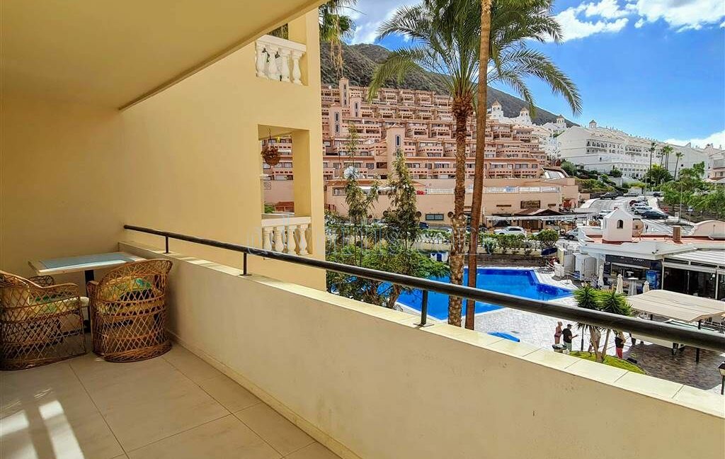 2-bedroom-apartment-for-sale-tenerife-los-cristianos-castle-harbour-complex-38650-0221-11