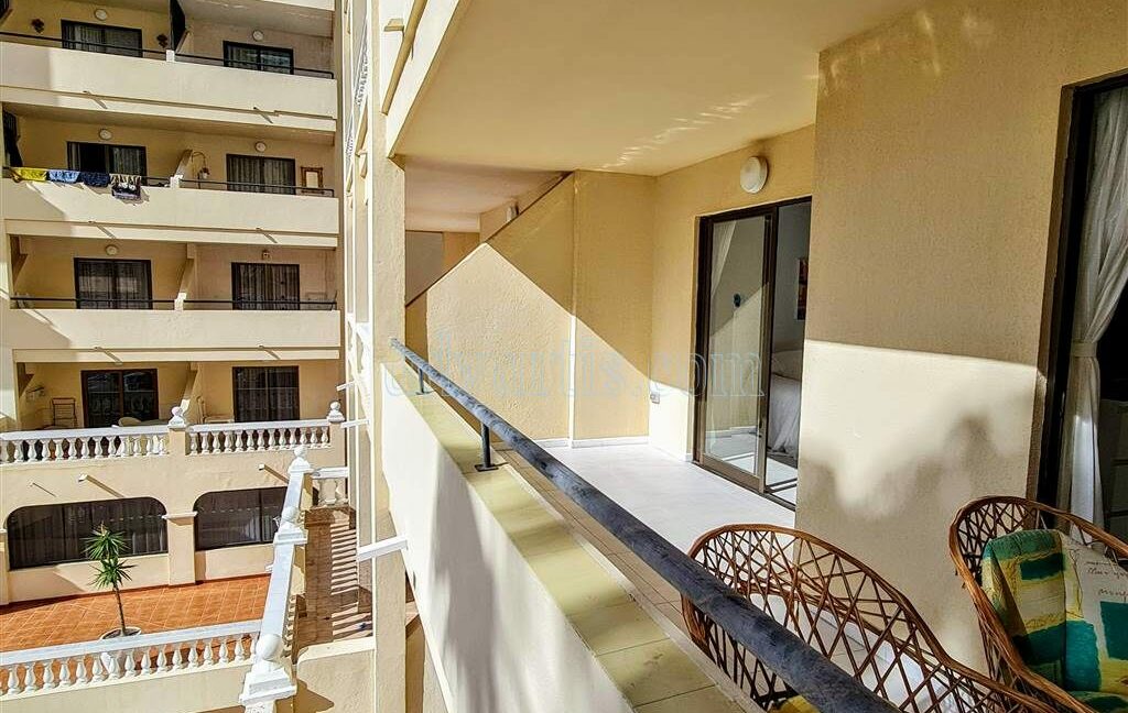 2-bedroom-apartment-for-sale-tenerife-los-cristianos-castle-harbour-complex-38650-0221-13