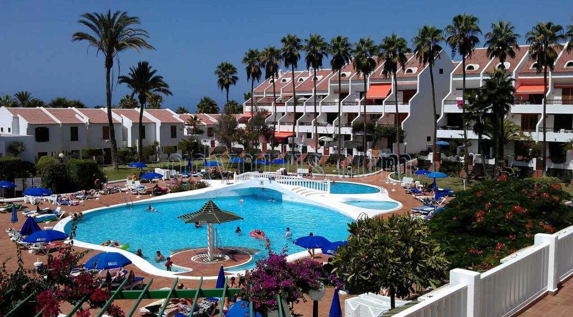 1 bed apartment to rent in Parque Santiago II Tenerife