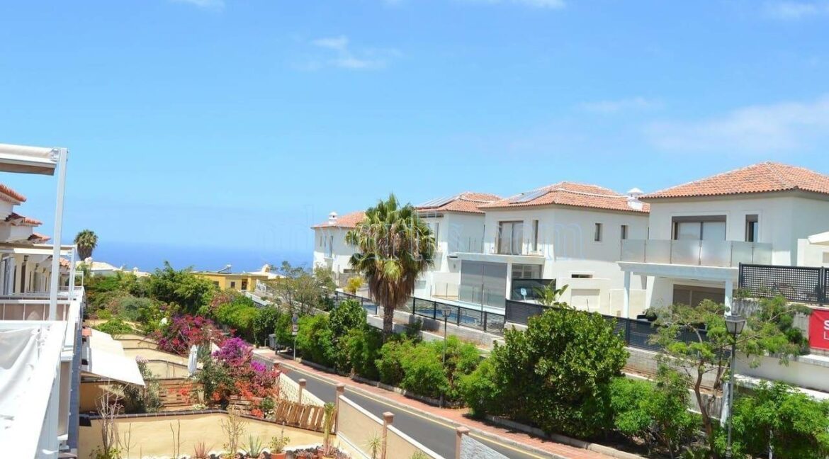 3-bedroom-townhouse-for-sale-la-finca-chayofa-tenerife-38652-1005-22