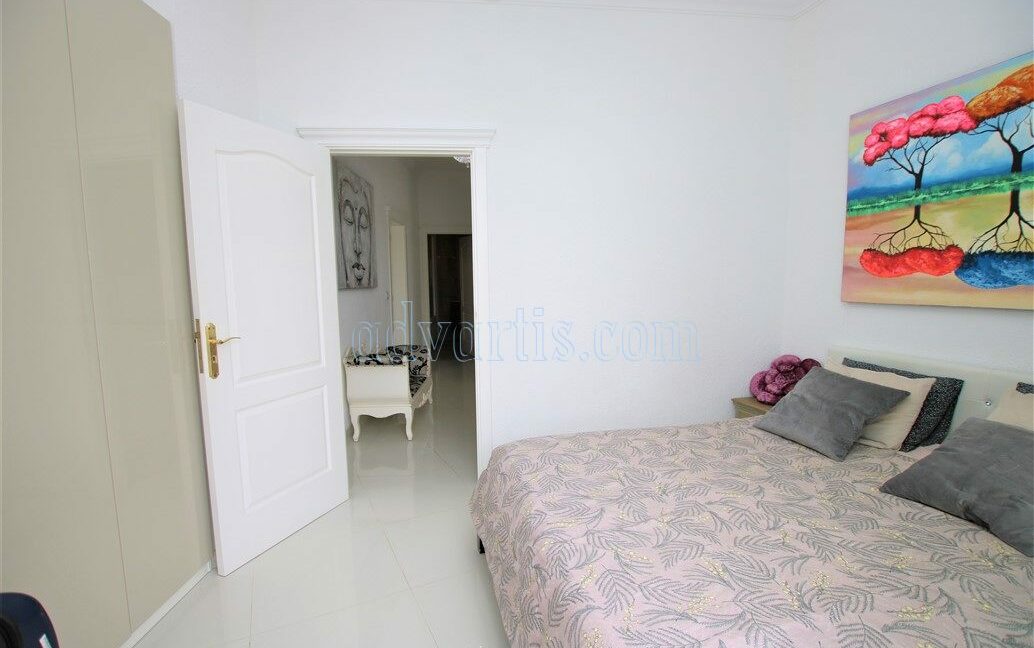 2-bedroom-apartment-for-sale-in-san-eugenio-alto-adeje-tenerife-38660-0216-04