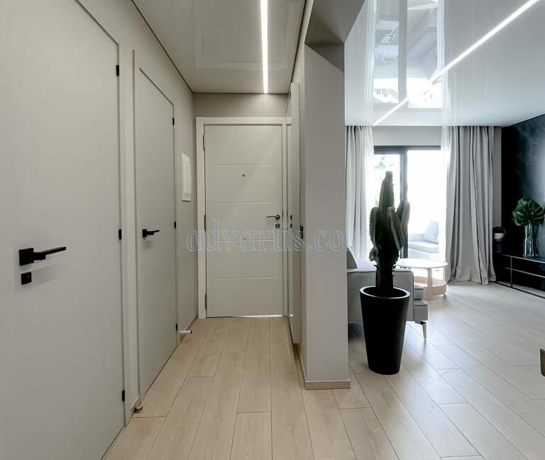 3-bedroom-apartment-for-sale-in-playa-de-las-americas-tenerife-38650-0202-02