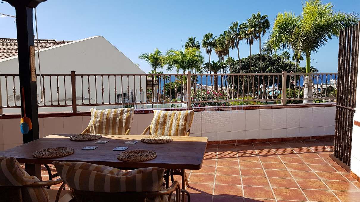 Luxury villa for sale in San Eugenio Bajo, Costa Adeje, Tenerife €1.010.000