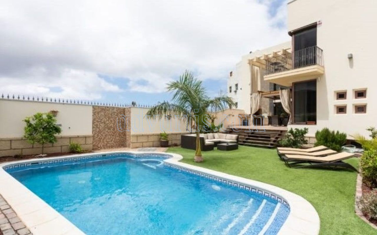 Villa for sale in Adeje, Tenerife €1.100.000