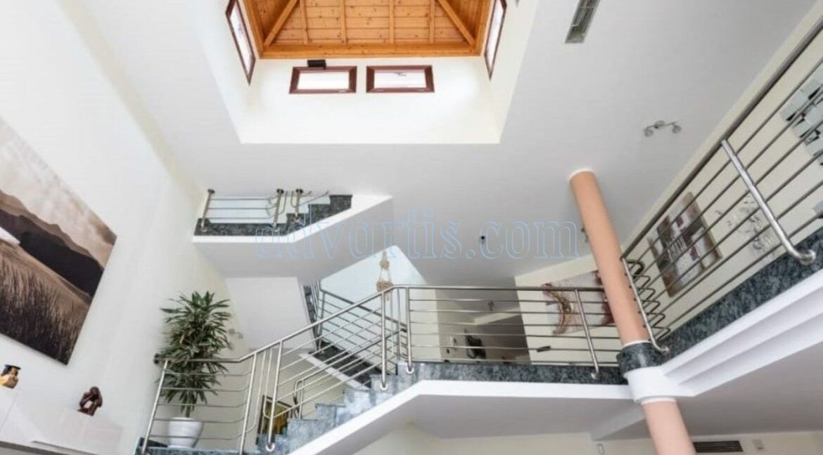 villa-for-sale-in-adeje-tenerife-38670-0905-34